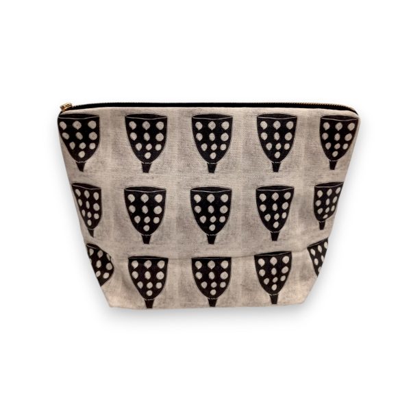 TOILETRY BAG